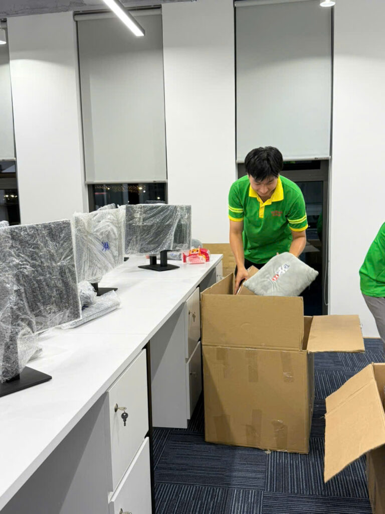 Thực hiện chuyển văn phòng trọn gói