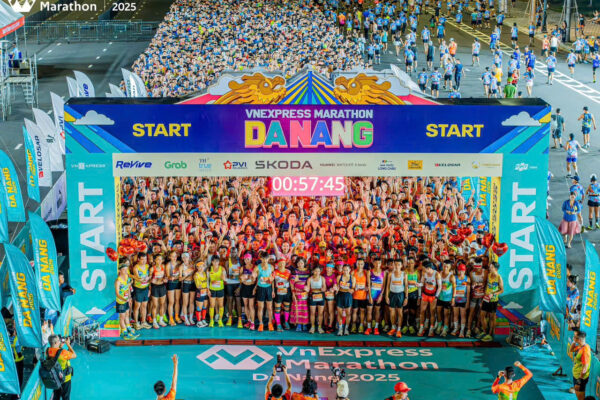 Cung cấp dịch vụ cho các chuỗi giải VnExpress Marathon