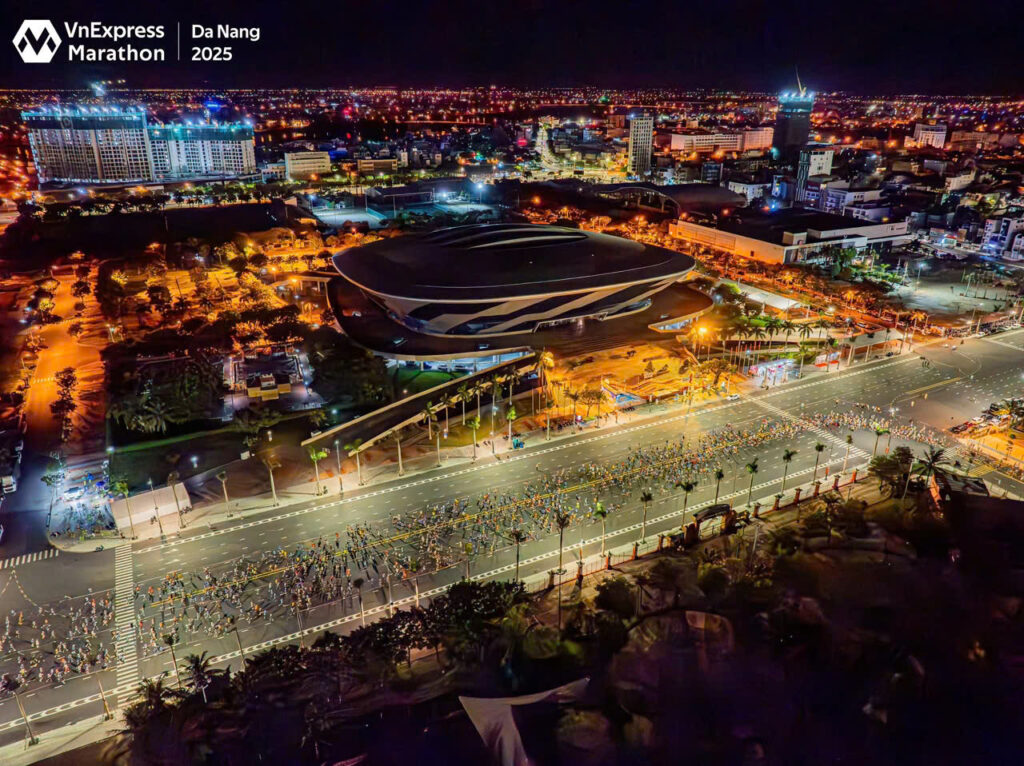 Cung cấp dịch vụ cho các chuỗi giải VnExpress Marathon