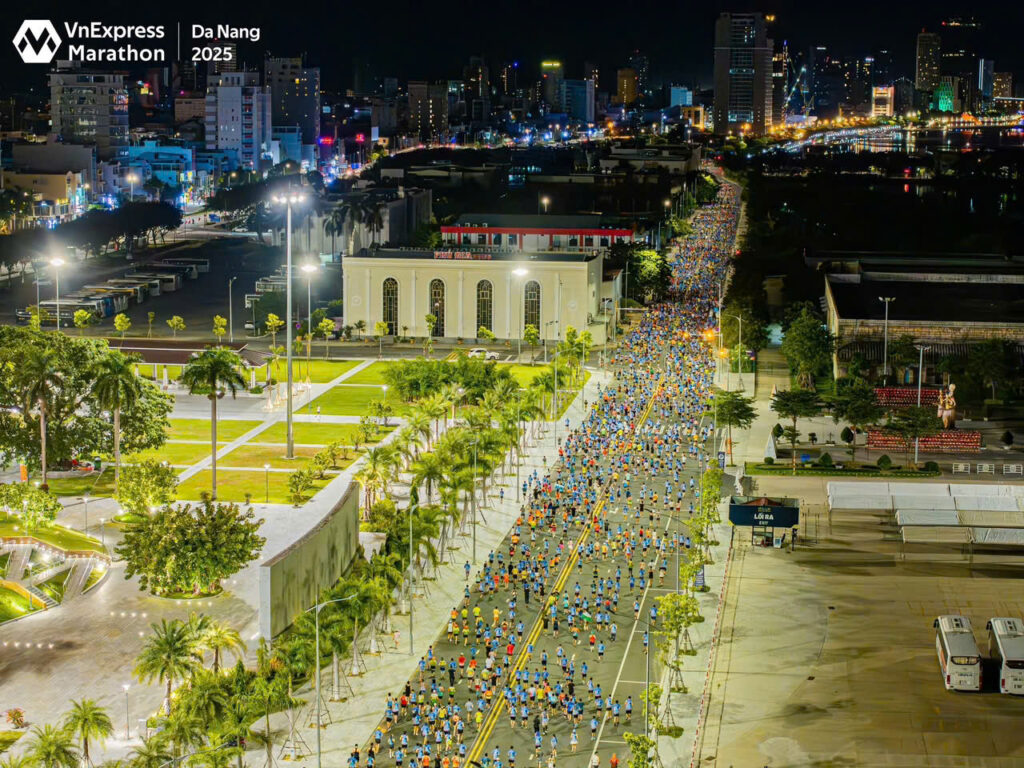 Cung cấp dịch vụ cho các chuỗi giải VnExpress Marathon